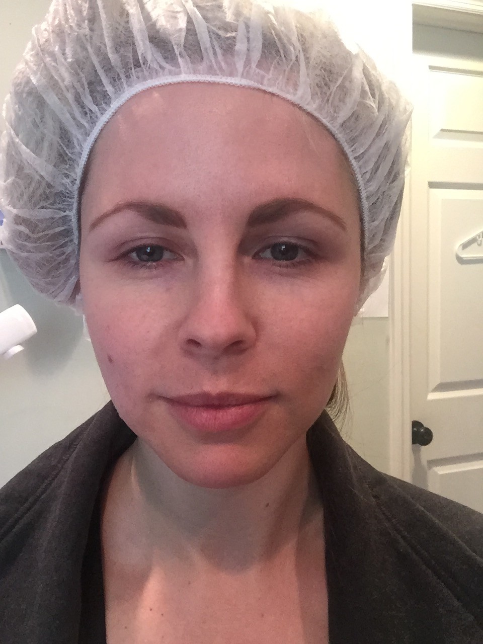 HYDRA FACIAL REVIEW: IS IT WORTH IT? by Nashville beauty blogger Nashville Wifestyles | Hydra facial is the latest craze in beauty & skin care to achieve results fast. My friend reached out to me and told me I had to try it. She raved about how much better her skin looked. Quite the splurge at $185, I searched for locations who did it in Nashville. An esthetician at Dr. Sieveking’s office downtown Nashville contacted me about trying it. She let me know I might be a little flushed for 30 minutes right after. Click to find out if it was worth it!