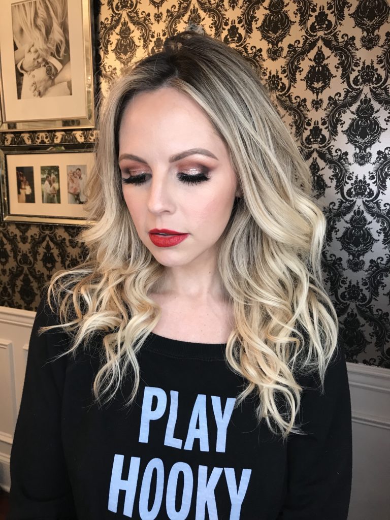 HOLIDAY MAKEUP LOOK || GOLD EYE WITH RED OR NUDE LIP by Nashville style blogger Nashville Wifestyles
