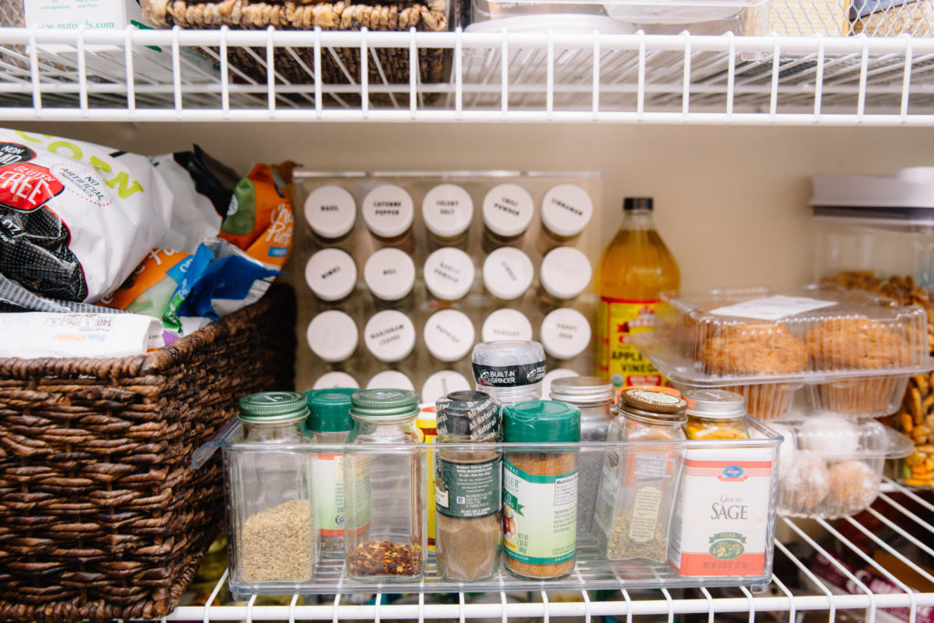 KITCHEN ORGANIZATION TIPS by popular Nashville lifestyle blogger Nashville Wifestyles