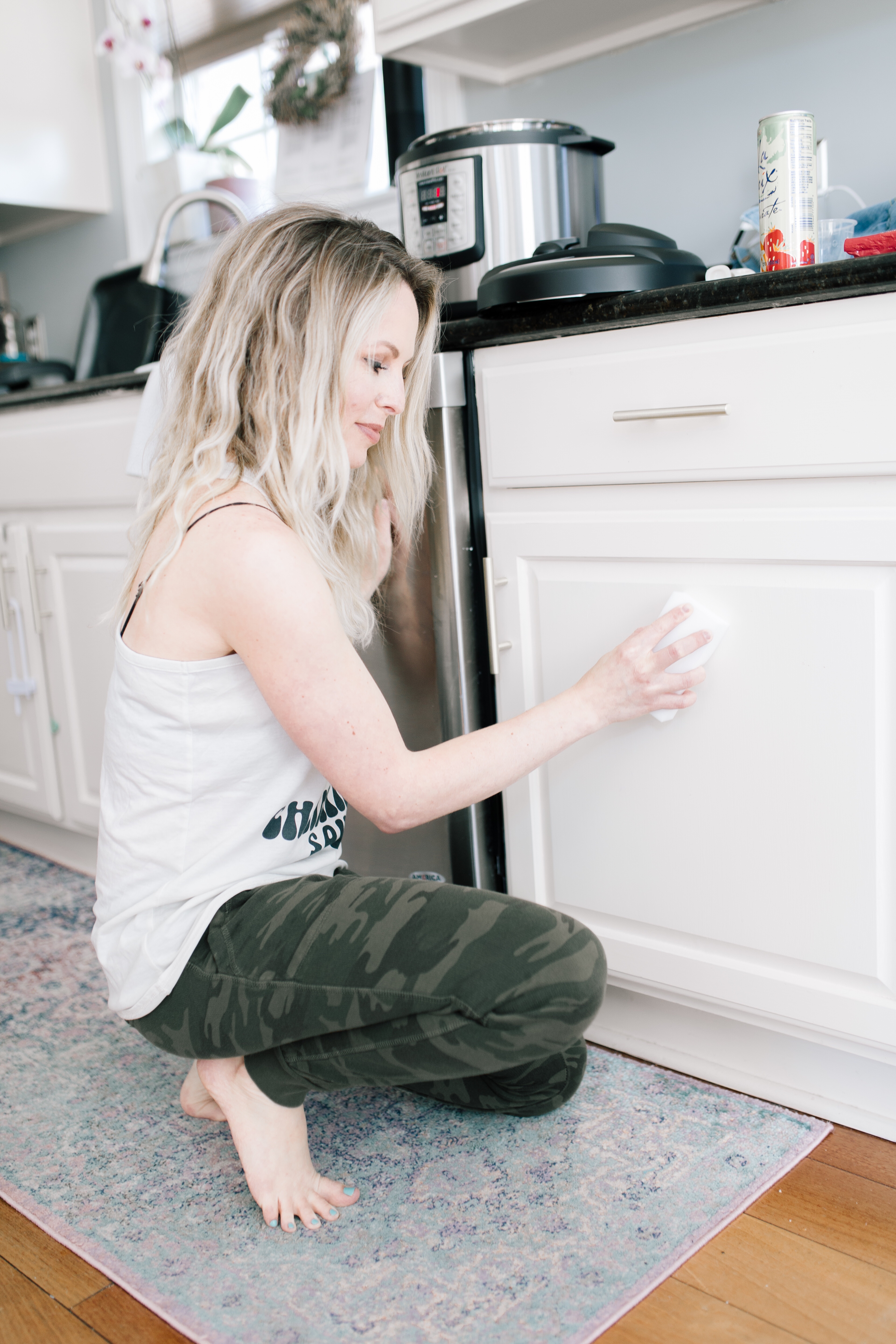CLEANING HACKS FOR THE BUSY WOMAN || SPRING CLEANING featured by popular Nashville lifestyle blogger, Nashville Wifestyles