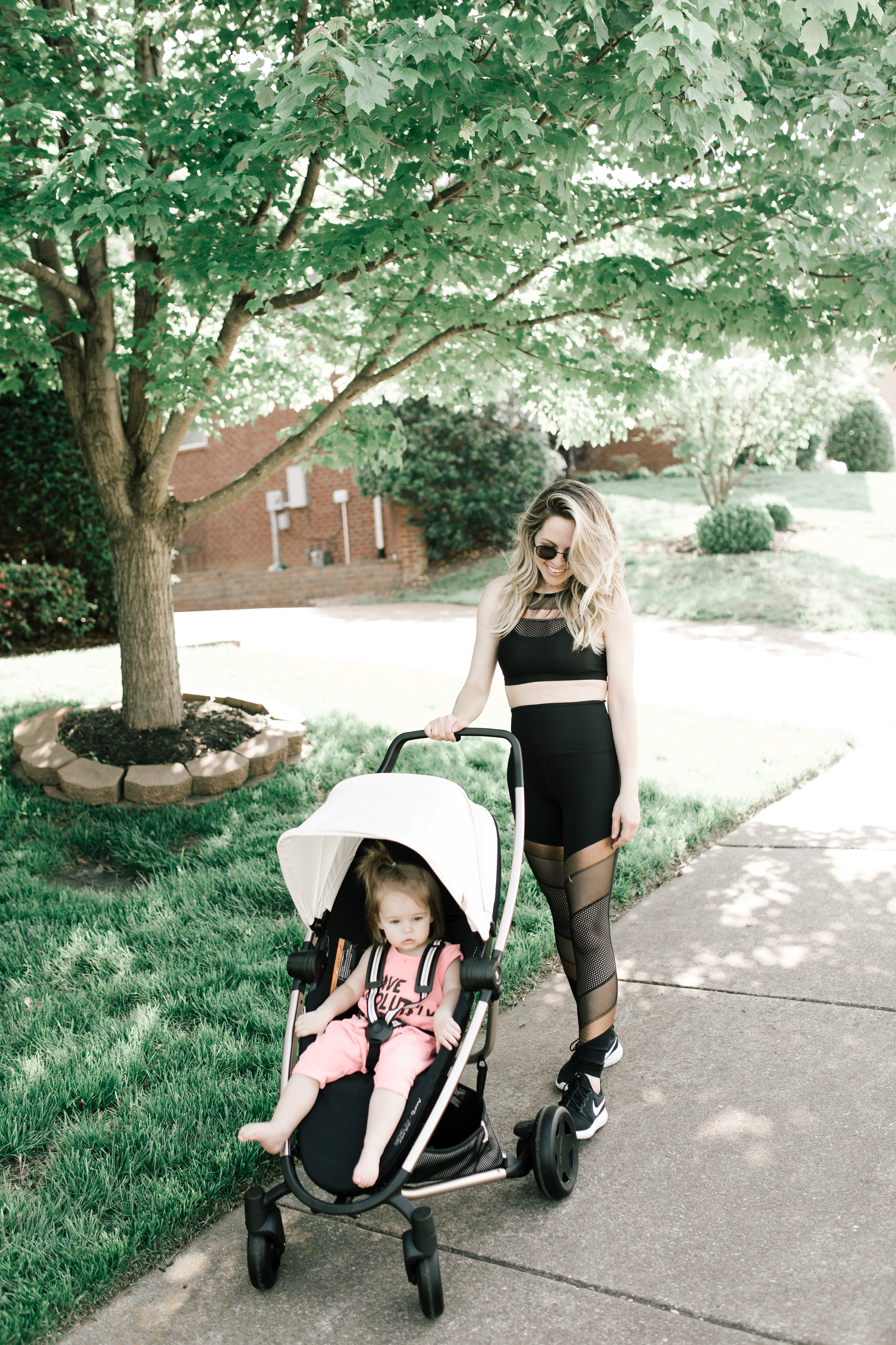 BOOTY CHALLENGE WEEK 2 : FAVORITE WORKOUT OUTFITS featured by popular Nashville lifestyle blogger, Nashville Wifestyles