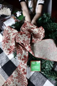 Dollar General | HOLIDAY CRAFT IDEAS FOR KIDS ON A BUDGET featured by top Nashville lifestyle blog Nashville Wifestyles. HOLIDAY CRAFT IDEAS FOR KIDS ON A BUDGET - Nashville Wifestyles - Holiday craft ideas! What is there to do with the kids when they’re on break or home after school? We craft in our family. Homemade gifts by your kids make the best presents for relatives, teachers for the holidays. These gifts mean so much more than a random coffee mug because they’re made from the heart and by little hands. It keeps them busy so it’s a win-win. I just throw down a table-cloth or something I don’t mind to get messy and let them go to work. Keep reading!