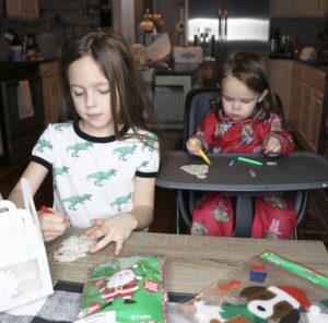 Dollar General | HOLIDAY CRAFT IDEAS FOR KIDS ON A BUDGET featured by top Nashville lifestyle blog Nashville Wifestyles. HOLIDAY CRAFT IDEAS FOR KIDS ON A BUDGET - Nashville Wifestyles - Holiday craft ideas! What is there to do with the kids when they’re on break or home after school? We craft in our family. Homemade gifts by your kids make the best presents for relatives, teachers for the holidays. These gifts mean so much more than a random coffee mug because they’re made from the heart and by little hands. It keeps them busy so it’s a win-win. I just throw down a table-cloth or something I don’t mind to get messy and let them go to work. Keep reading!