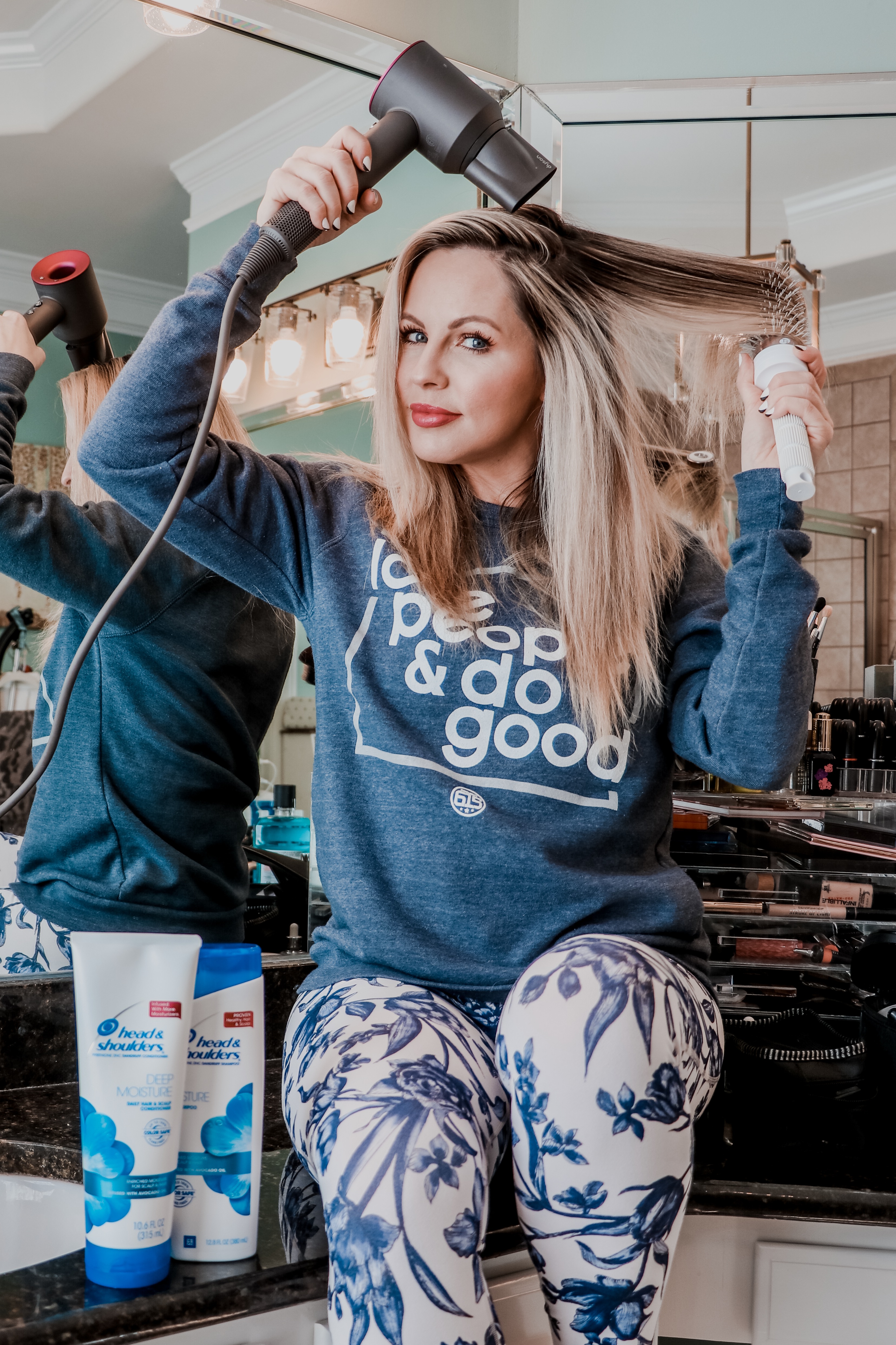 5 BEST HEALTH PRODUCTS featured by top US lifestyle blog, Nashville Wifestyles: HEad & Shoulders deep moisture