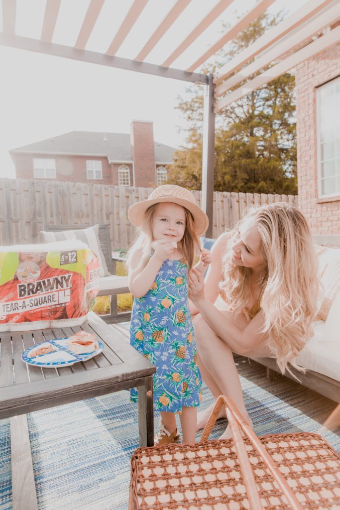 Family Picnic Essentials featured by top US lifestyle blog, Nashville Wifestyles. 👒My kids would live outside if I let them. I try to let them eat outside at least a couple times a week and they are always begging me for picnics outside or at the park. Summer is picnic season and it’s always a fun memory for them and for me. Being outside is beneficial for your children. What do you need when it comes to preparing for a picnic outside with little ones? Pack a picnic basket or even their lunch pails from school. Click to keep reading! #picnic