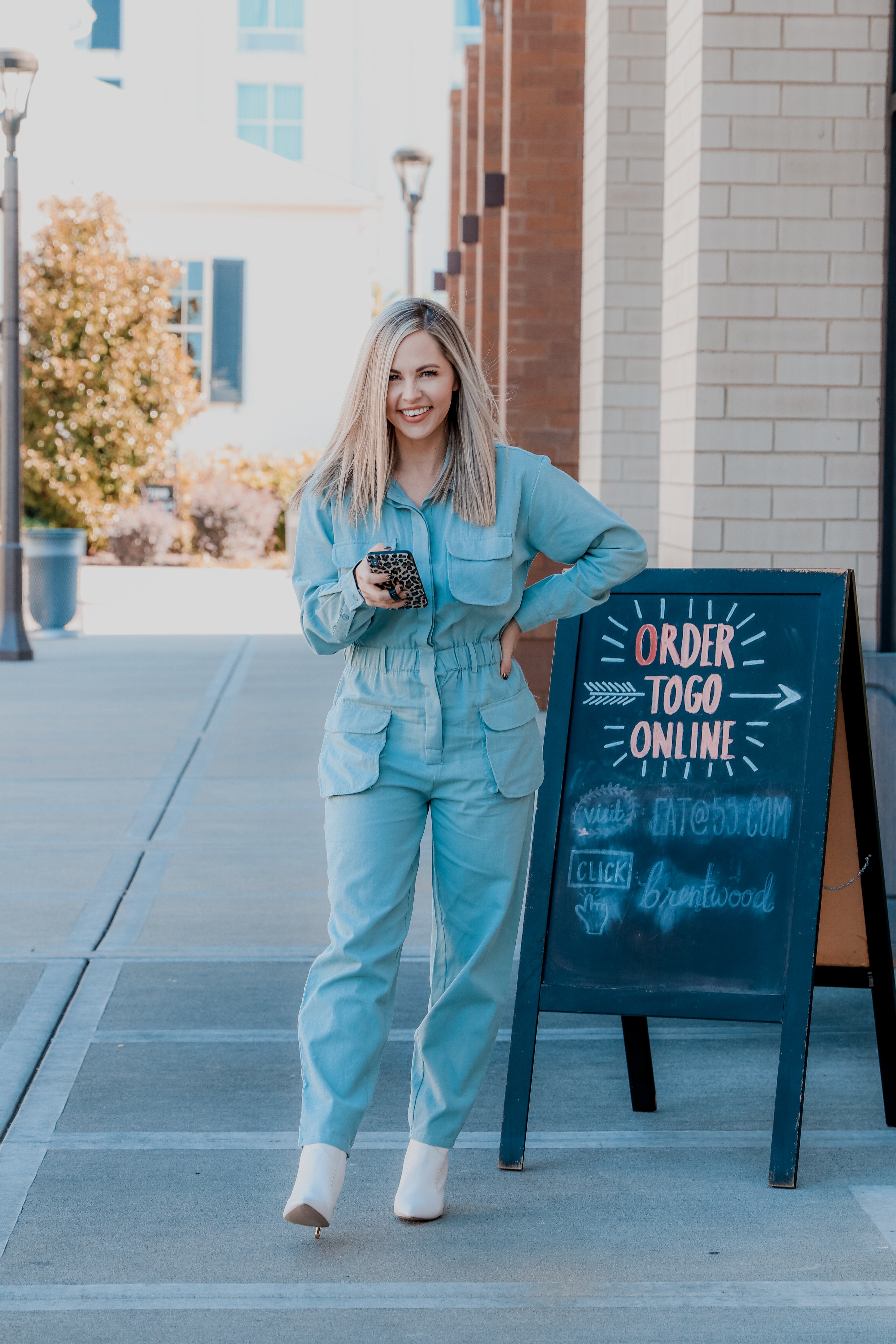 Boiler Suit Trend || Easiest Fall Fashion Outfit - Nashville Wifestyles ; I must admit when I first saw the boiler suit trend hit the fashion scene full force I wasn’t sure I was into it. It looked like painter coveralls. However after some research on different looks, I determined it was brilliant and effortlessly trendy if styled correctly. Most jumpsuits come with the appeal of being dressy and this look specifically is trendy simply because it’s casual and effortless. Throw it on with sneakers or pair it with high heels. Click to read on Nashville Wifestyles!